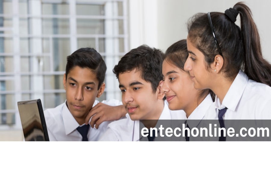 Teenager students reading Entech-The STEM education digital magazine