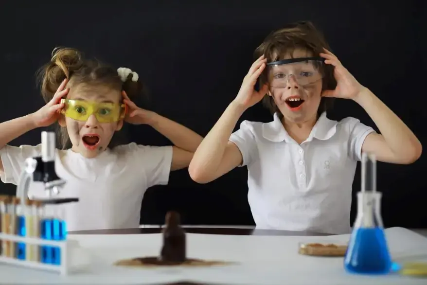 Rutherford atomic model vs thomson