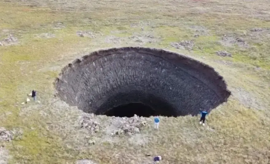 Huge Crater (Source: Igor Bogoyavlensky)